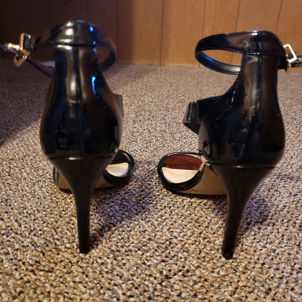 Sandals - Picture 3 of 3